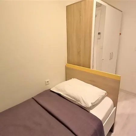 Apart Otel Mango *